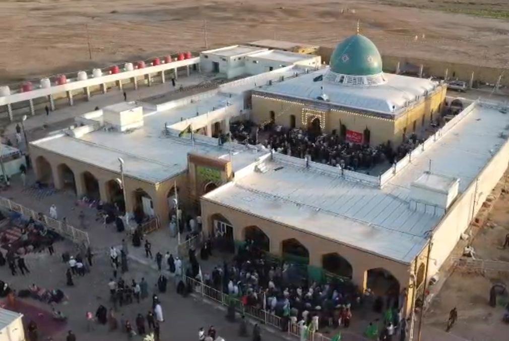 مِئَاتُ الزُوَّارِ يَتَوَافَدُونَ إِلَى مَرْقَدِ السَّيِّدِ أَحْمَدَ الرِّفَاعِيِّ الكَبِيرِ