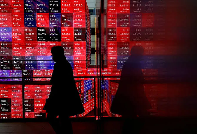 السوق السعودية تتراجع 1.3 % وتسجل أدنى إغلاق في شهر